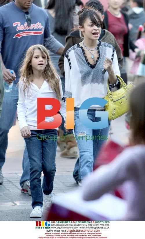 Nicole Richie Takes Siblings to Movie