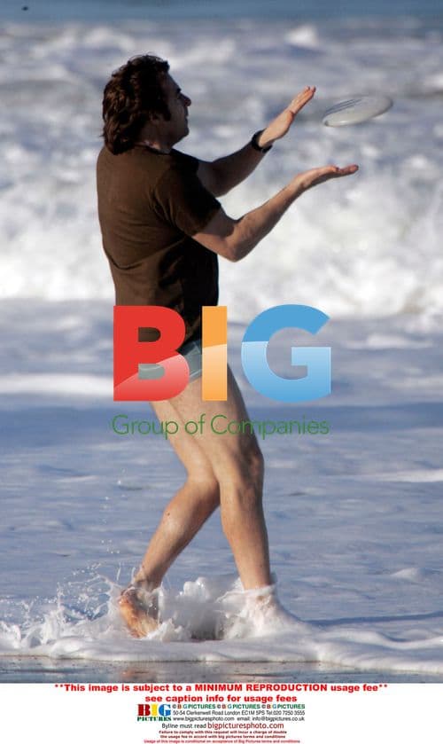 Jonathon Ross in Bond Shorts on Florida Vacation