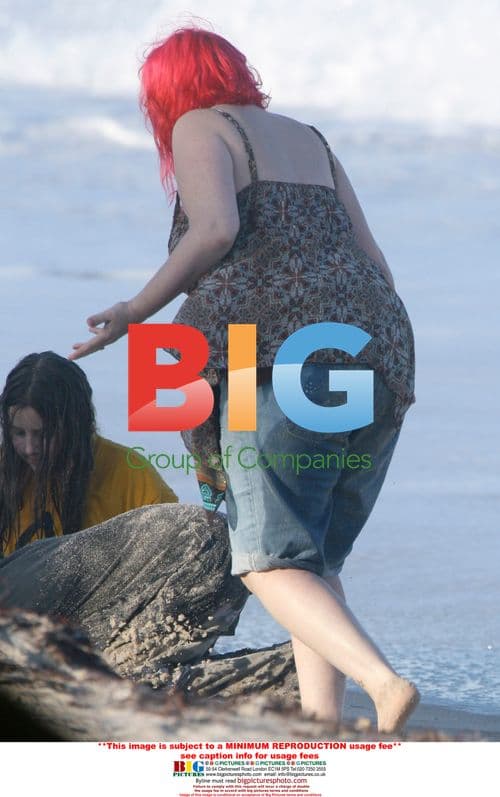 Jonathon Ross in Bond-style Shorts