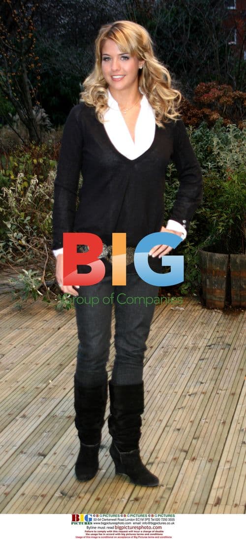 Soapstar Superstar Contestants Pose