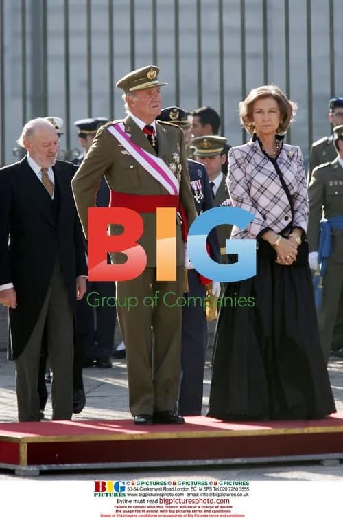 King Juan Carlos I, Queen Sofia de Grecia and Prince Felipe at military Christmas celebration