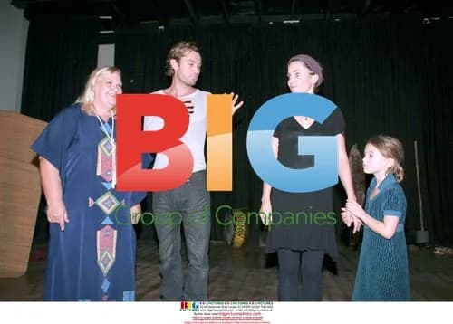 Jude Law and Sadie Frost Visit God\'s Golden Acre