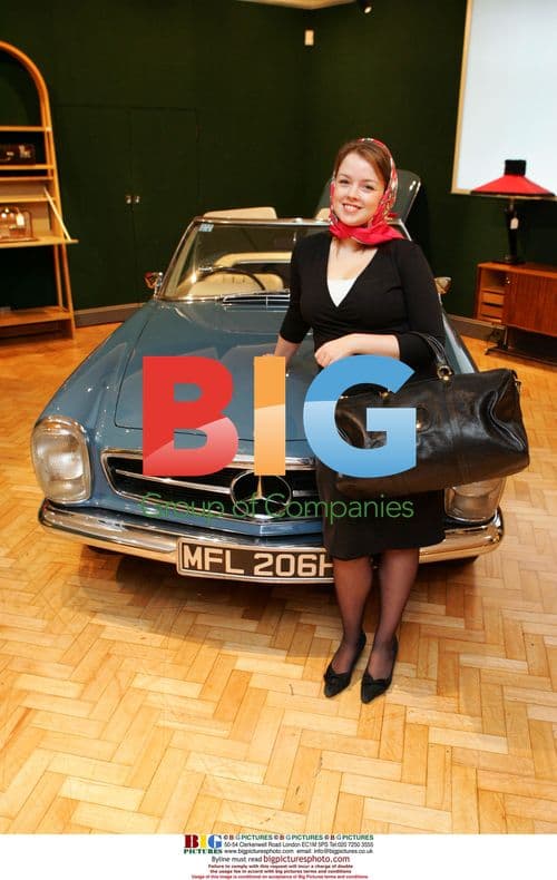 Mercedes 280SL at "What Women Want" Auction