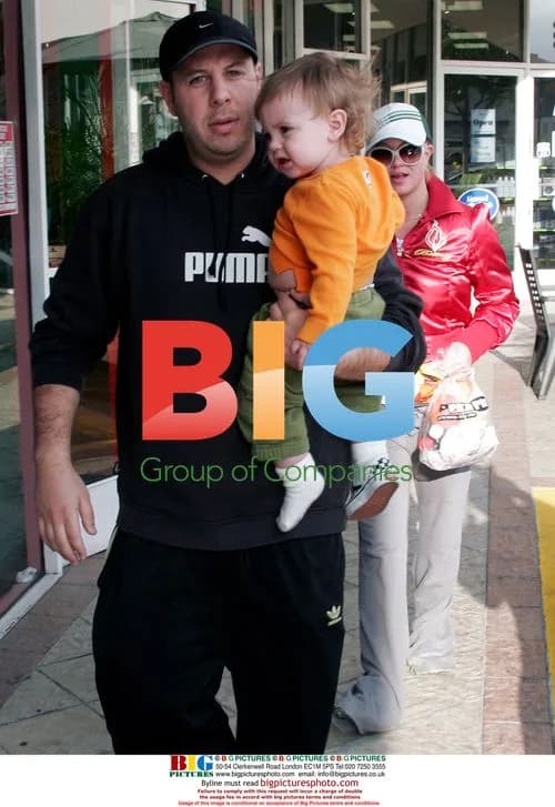 Britney Spears Shopping with Son and Nanny