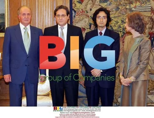 King Juan Carlos and Queen Sofia meet with Ecuadorian diplomats
