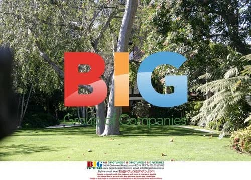 Victoria Beckham House Hunting in Bel-Air