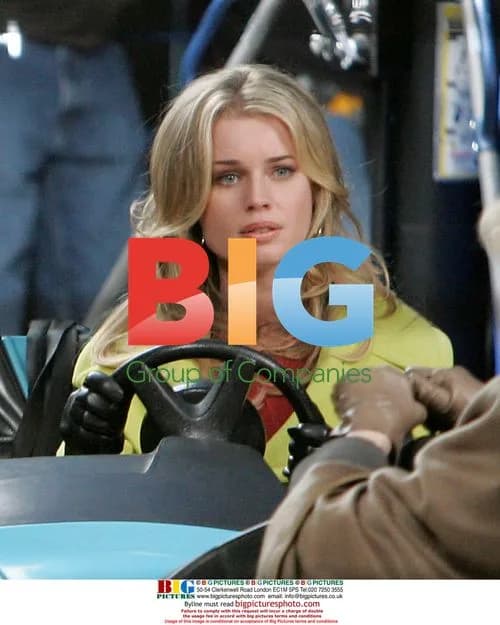Rebbeca Romijin films 'Ugly Betty'