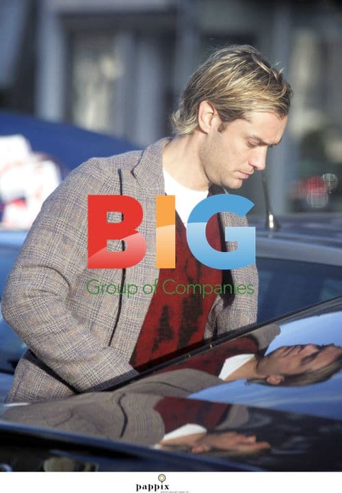 Jude Law Shops with Kids