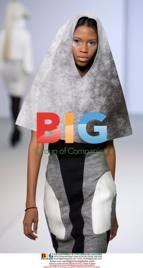 Model in Felipe Oliveira Baptista Haute Couture