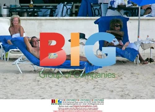 David Dickinson Relaxes on Caribbean Vacation