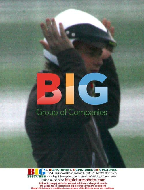 Jamie Oliver Drives Reasonably-Priced Car on Top Gear