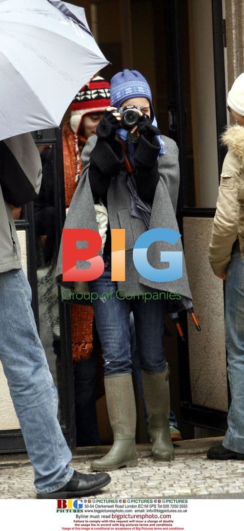 Natalie Portman Sightseeing in Prague