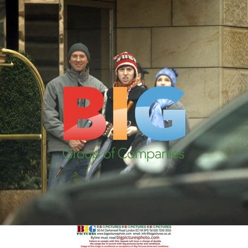 Natalie Portman Sightseeing in Prague