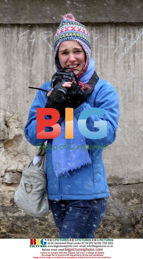 Natalie Portman Sightseeing in Prague