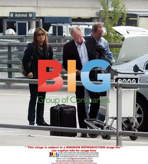Eriksson Spotted With Mystery Brunette at Oslo Airport