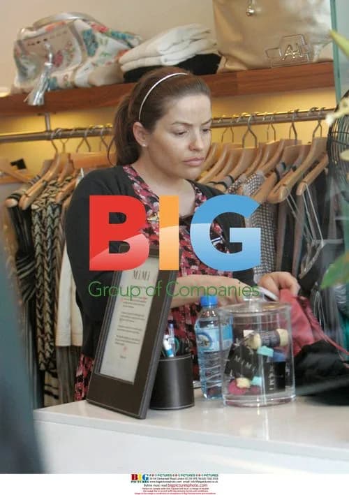 Elen Rives Pregnant Shopping