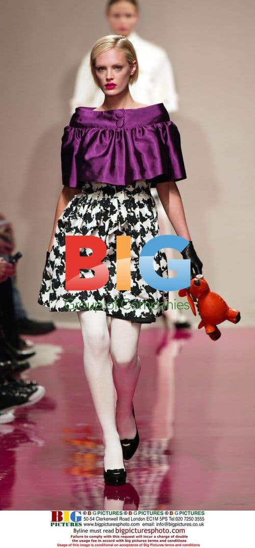 Moschino Cheap & Chic Fashion Show