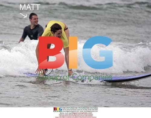 Ben Affleck and Jennifer Garner surfing in Hawaii