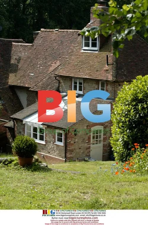 Billie Piper and Laurence Fox Enjoy Country Life