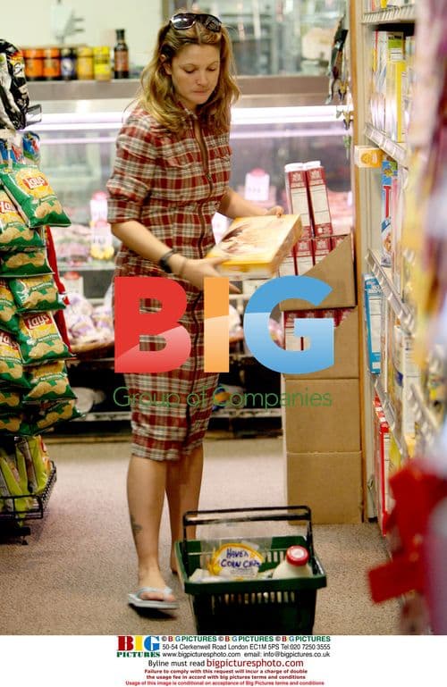 Drew Barrymore Goes Grocery Shopping