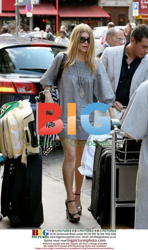 Fergie Shopping in Paris