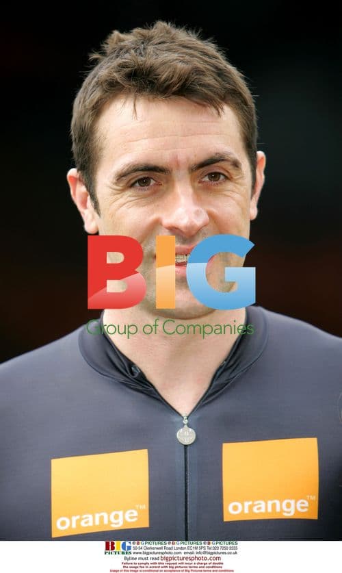 Actress and Olympic cyclists give away bikes in London