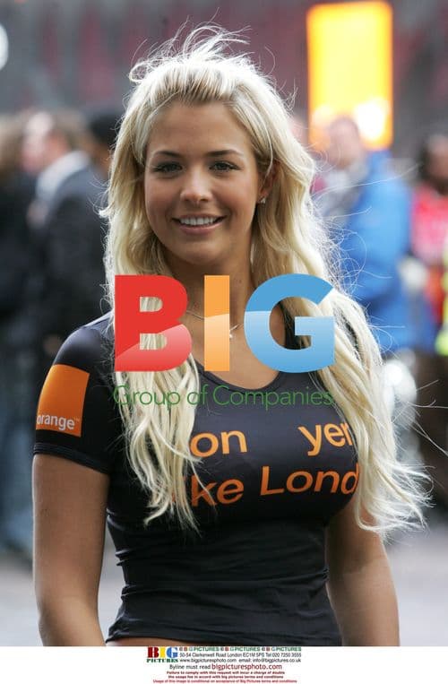 Gemma Atkinson and Olympic cyclists give away bikes