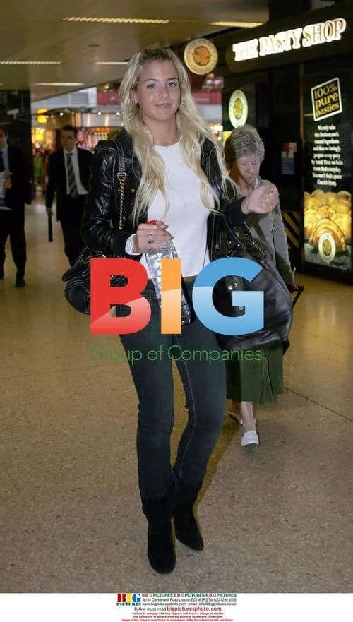Gemma Atkinson shopping in Covent Garden