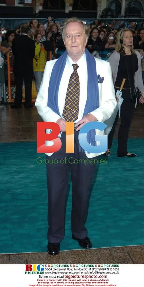 Robert Hardy at \"Harry Potter\" UK Premiere