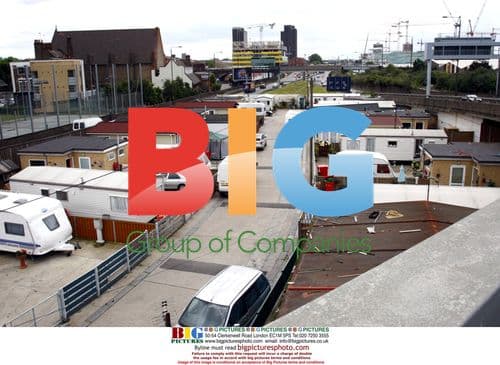 Pete Doherty Living in Caravan Campsite