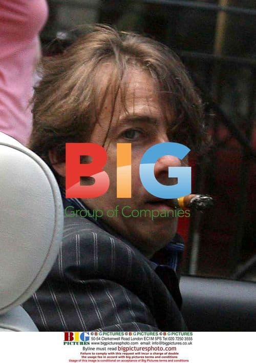 Jonathan Ross Beats Smoking Ban