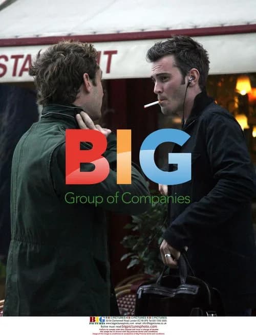 Jude Law chats with friends, steals kiss