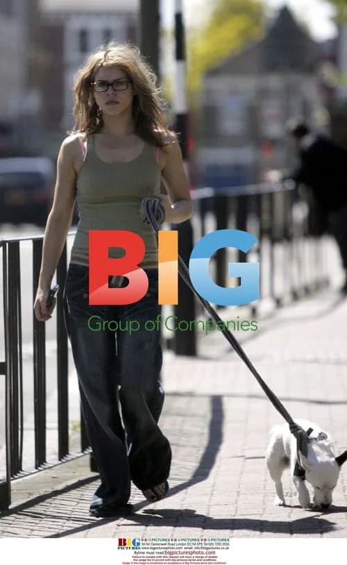 Billie Piper shopping in London