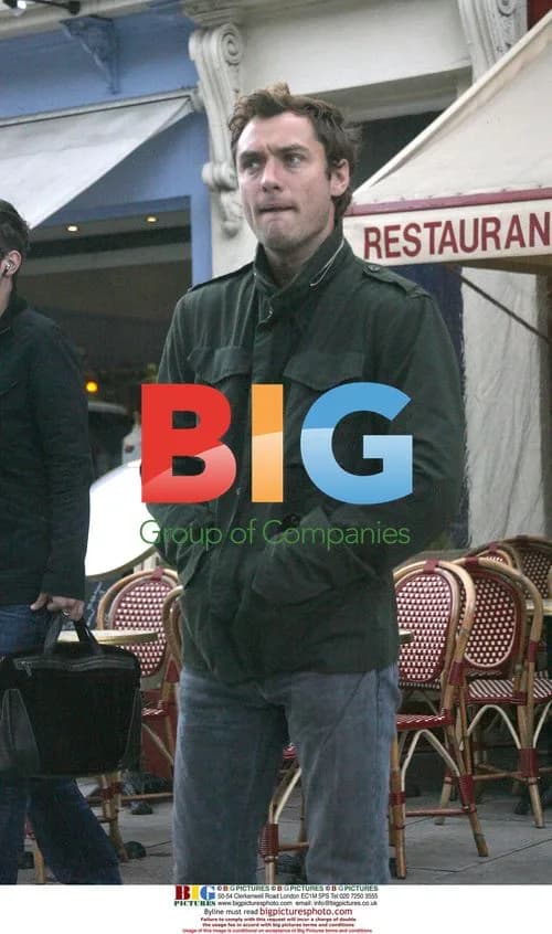 Jude Law Shares Animated Chat With Friends