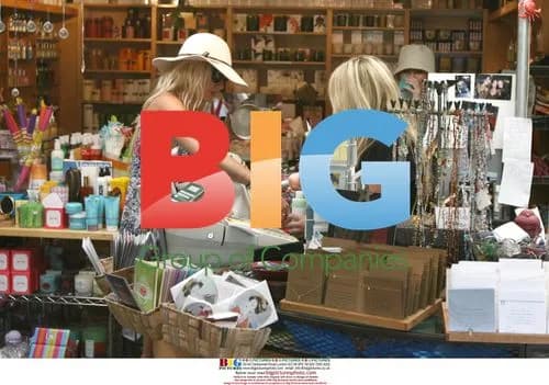 Kimberly Stewart and David Weintraub shopping in Malibu