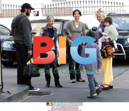 Hugh Jackman and Family Spotted in Sydney