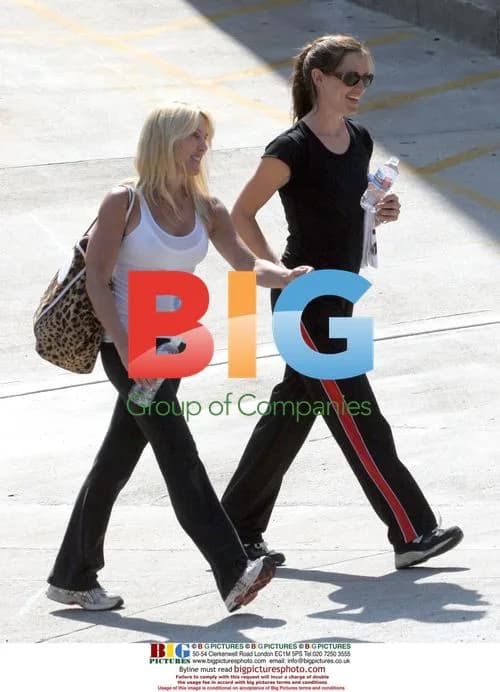 Jennifer Garner in Brentwood, CA