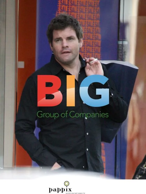 Mark Durden-Smith shopping in London