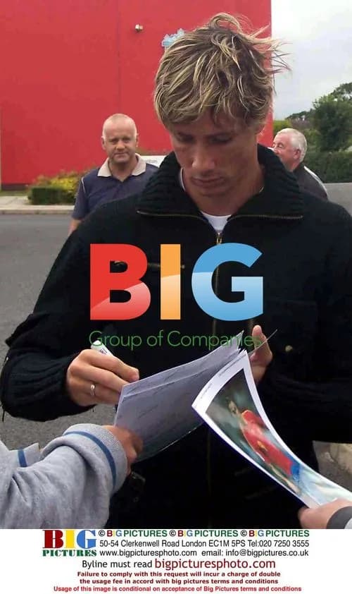 Fernando Torres Arrives at Liverpool Training