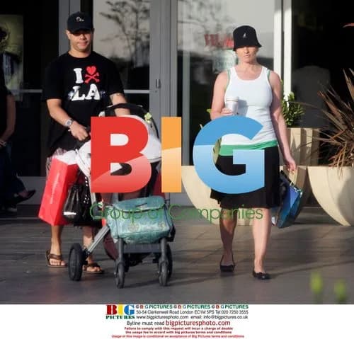 Jaime Pressly and family out shopping