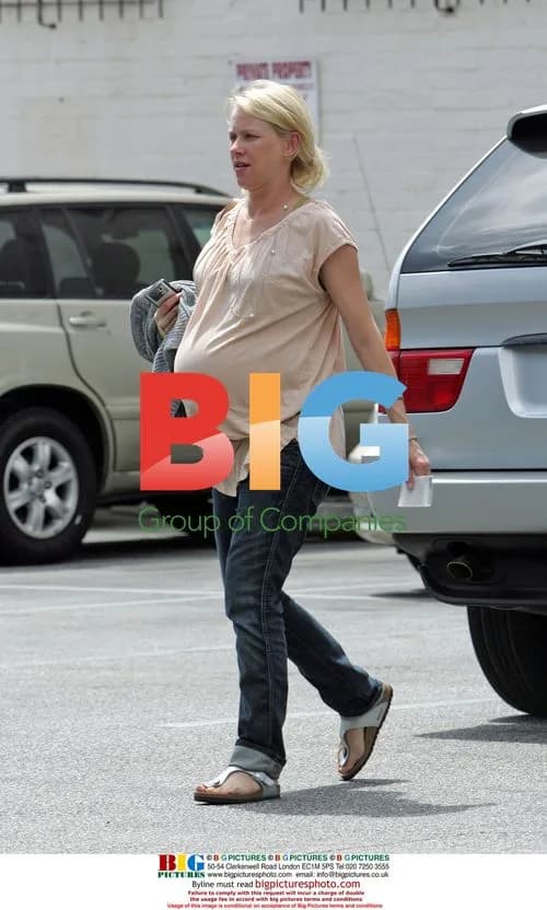 Naomi Watts Pregnant Shopping LA