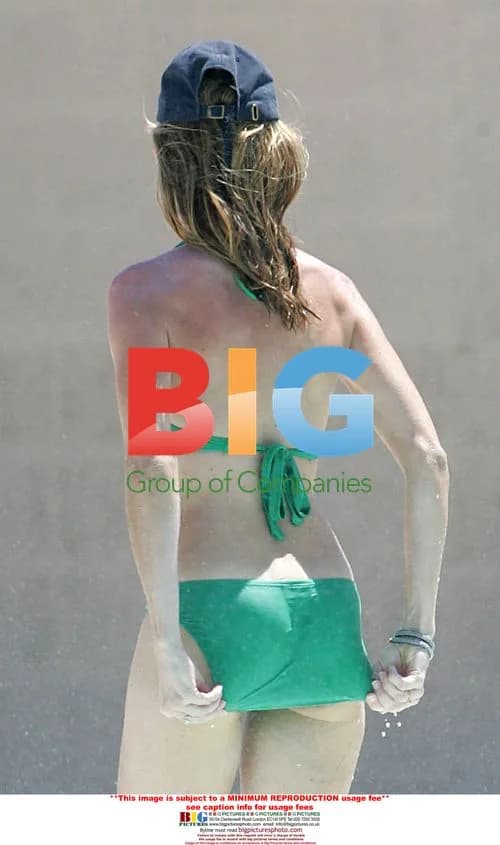Calista Flockhart takes son to pool