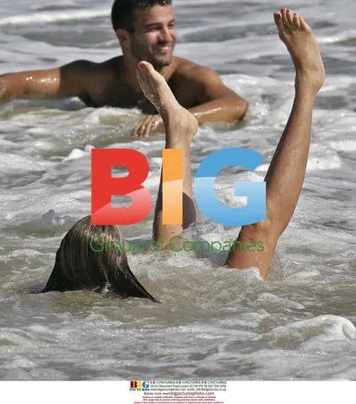 Cameron Diaz Swimming in The Pacific Ocean