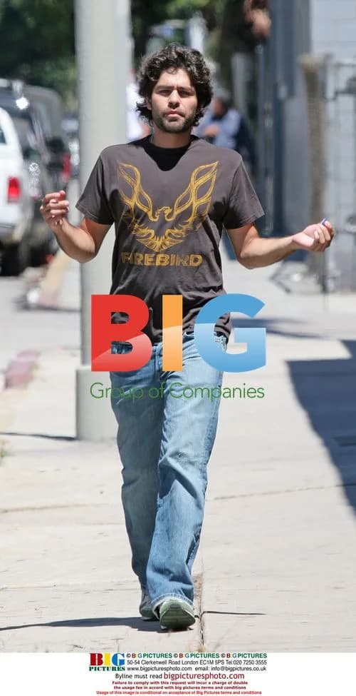 Adrian Grenier Picks Teeth After Lunch