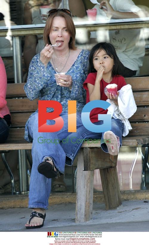 Laura Innes and daughter Mia Brisbin eating ice cream