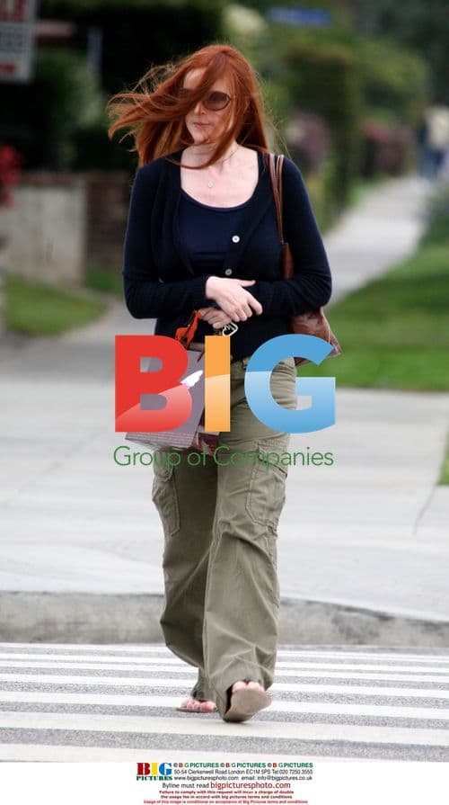 Marcia Cross Goes to Hairdresser