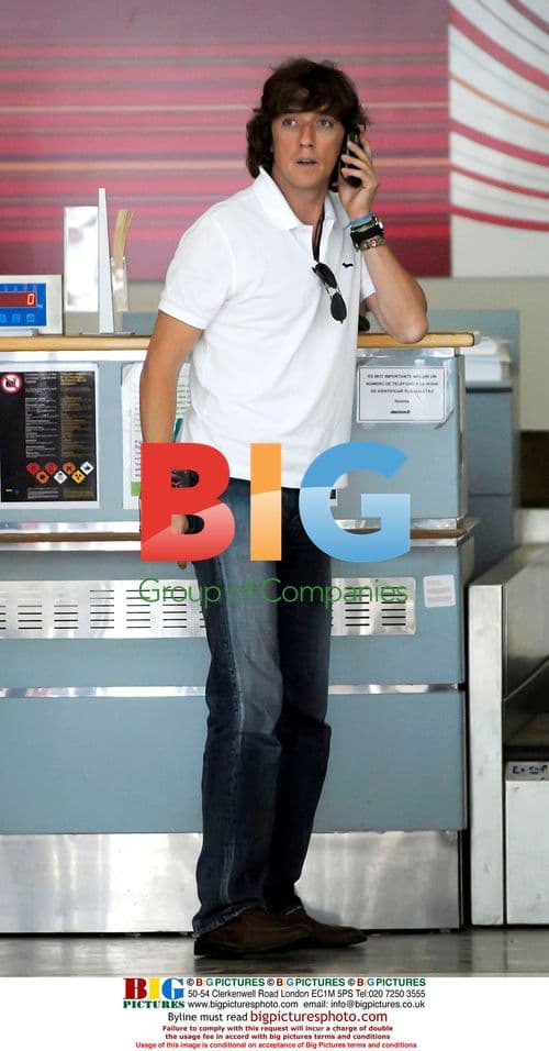 Paulina Rubio and husband strolling in Spain