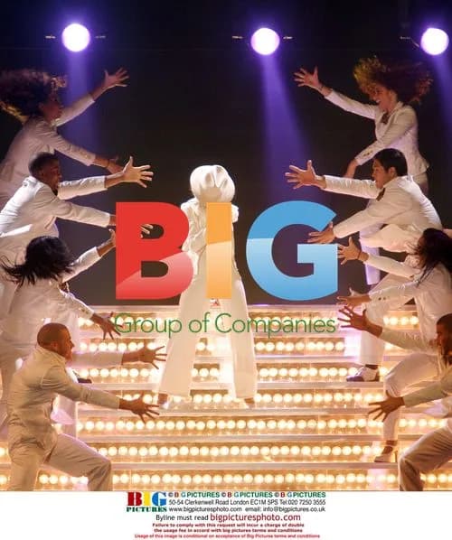 Christina Aguilera Performs on Back To Basics Tour