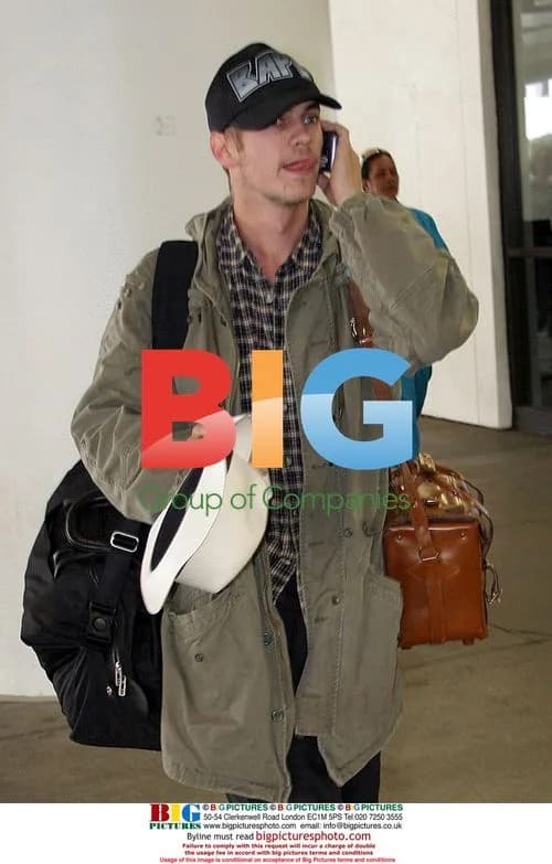Hayden Christensen in Funny Outfit at LAX