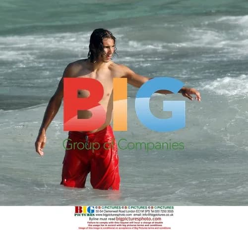 Rafael Nadal on Holiday with Girlfriend